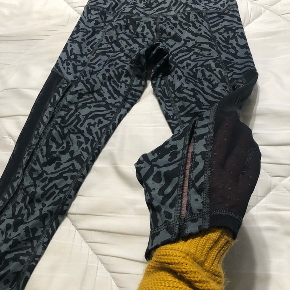 Lululemon Workout Pants - Picture 5 of 8